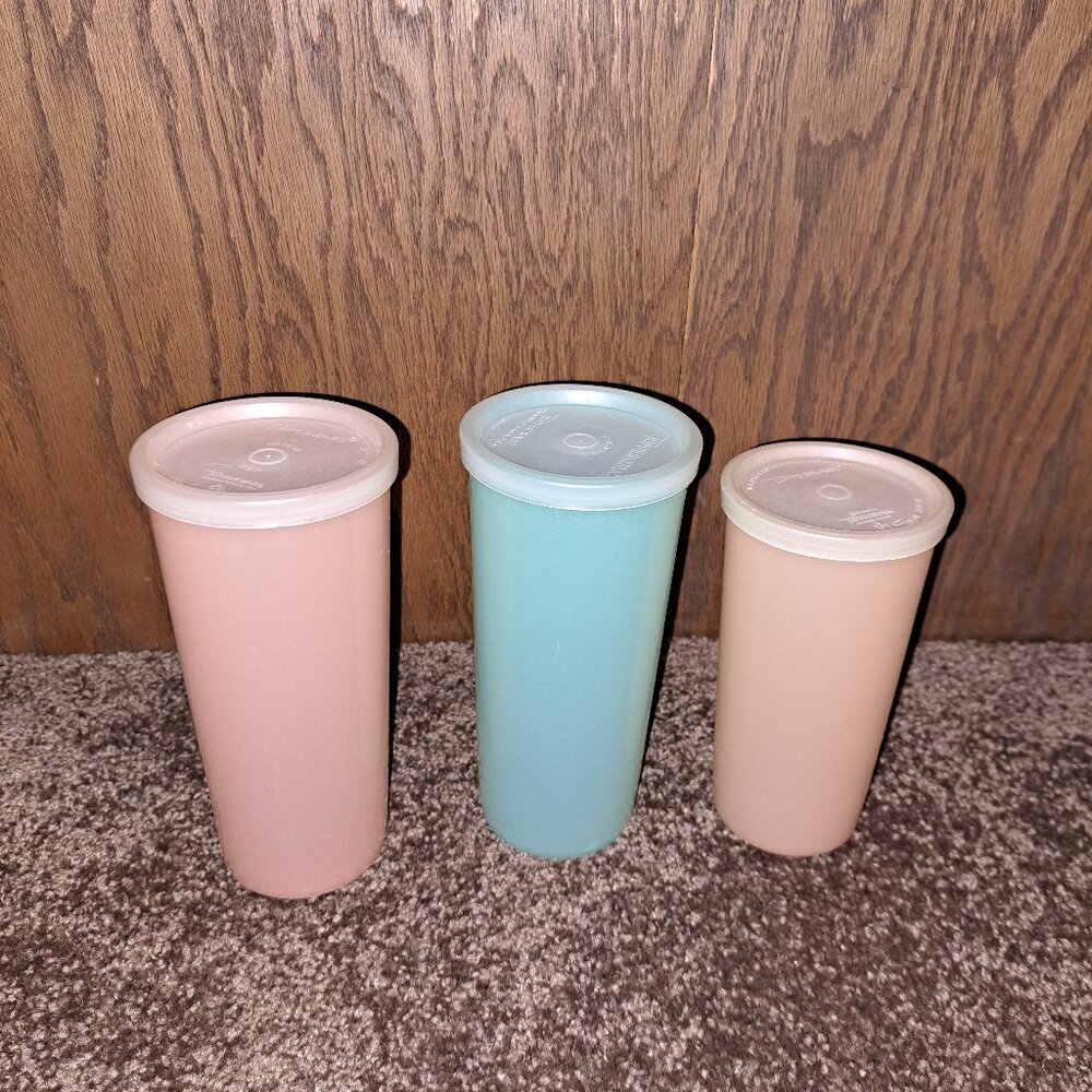Vintage Tupperware 3 Pastel Tumblers with lids